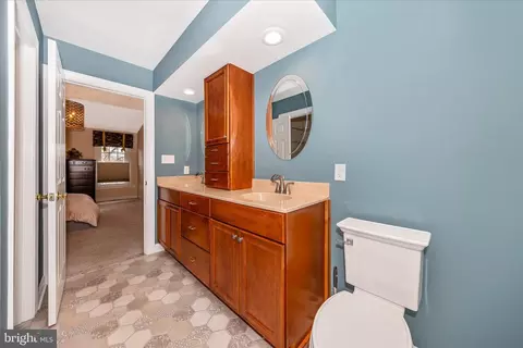 Bath - 6135 Cornwall Pl, Frederick, MD 21701 photo 4 of 5