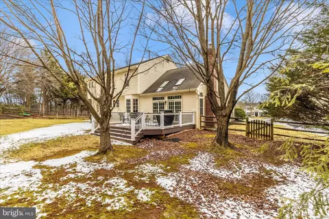 Exterior - 6135 Cornwall Pl, Frederick, MD 21701 photo 10 of 22