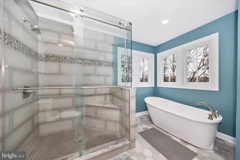 Bath - 6135 Cornwall Pl, Frederick, MD 21701 photo 3 of 5