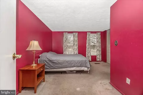 Bedroom - 5802 Drawbridge Ct, Frederick, MD 21703 photo 2 of 10