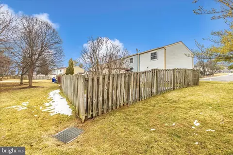 Exterior - 5802 Drawbridge Ct, Frederick, MD 21703 photo 9 of 10