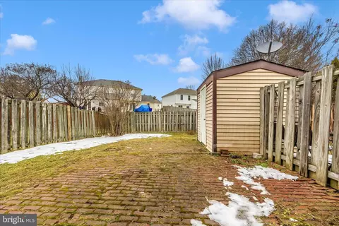 Exterior - 5802 Drawbridge Ct, Frederick, MD 21703 photo 5 of 10