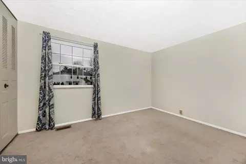 Bedroom - 5802 Drawbridge Ct, Frederick, MD 21703 photo 7 of 10