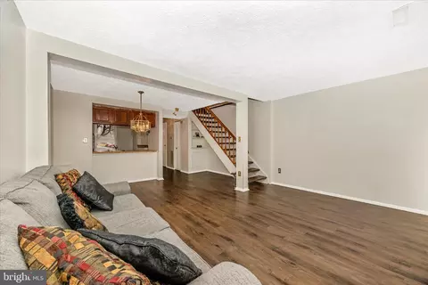 Living - 5802 Drawbridge Ct, Frederick, MD 21703 photo 2 of 9