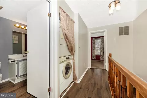 Entry Way - 5802 Drawbridge Ct, Frederick, MD 21703 photo 5 of 6
