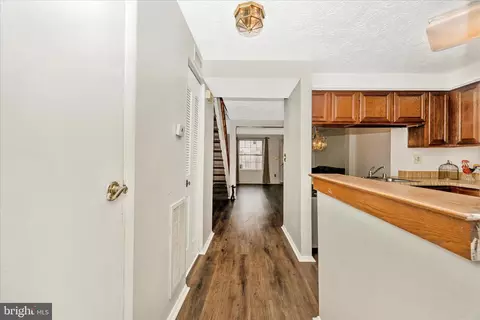 Entry Way - 5802 Drawbridge Ct, Frederick, MD 21703 photo 2 of 6