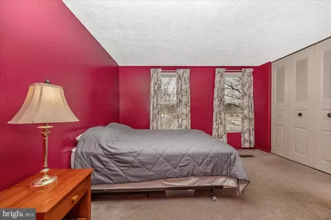 Bedroom - 5802 Drawbridge Ct, Frederick, MD 21703 photo 5 of 10