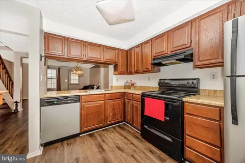 Kitchen - 5802 Drawbridge Ct, Frederick, MD 21703 photo 5 of 5