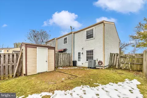 Exterior - 5802 Drawbridge Ct, Frederick, MD 21703 photo 6 of 10