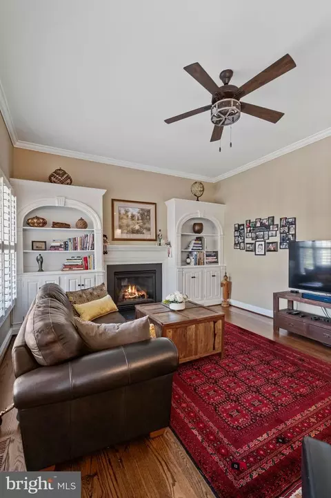 Living - 2656 Brook Valley Rd, Frederick, MD 21701 photo 7 of 9