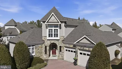 Exterior - 2656 Brook Valley Rd, Frederick, MD 21701 photo 7 of 10
