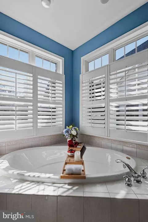 Bath - 2656 Brook Valley Rd, Frederick, MD 21701 photo 2 of 6