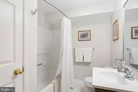 Bath - 3905 Aberdeen Way, Frederick, MD 21704 photo 4 of 4