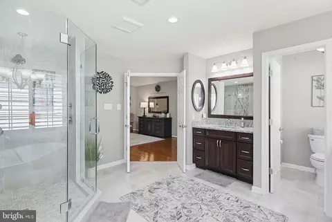 Bath - 3905 Aberdeen Way, Frederick, MD 21704 photo 2 of 4