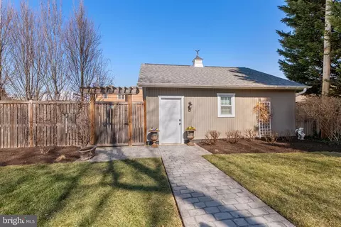 Exterior - 11 14th St E, Frederick, MD 21701 photo 19 of 32