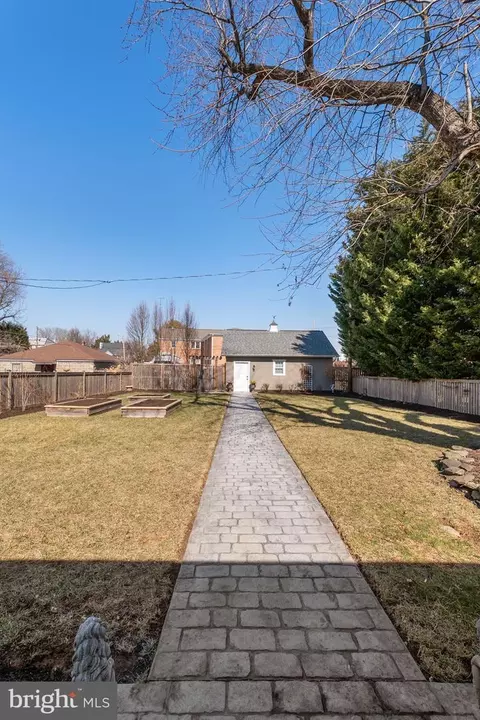 Exterior - 11 14th St E, Frederick, MD 21701 photo 18 of 32