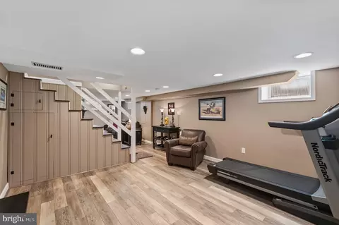 Entry Way - 11 14th St E, Frederick, MD 21701 photo 10 of 10