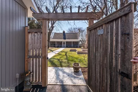Exterior - 11 14th St E, Frederick, MD 21701 photo 21 of 32