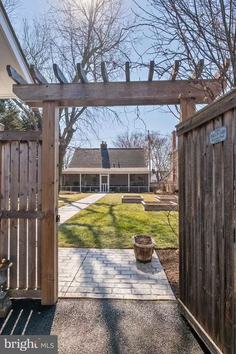 Exterior - 11 14th St E, Frederick, MD 21701 photo 20 of 32
