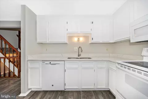 Kitchen - 1703 Heather Ln, Frederick, MD 21702 photo 3 of 5