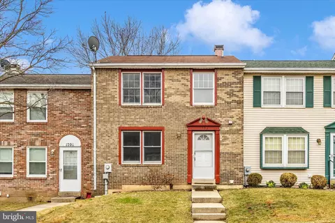 1703 Heather Ln, Frederick, MD 21702