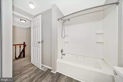 Entry Way - 1703 Heather Ln, Frederick, MD 21702 photo 4 of 5
