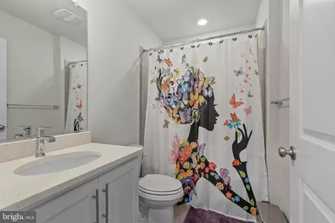 Bath - 477 Tiller St, Frederick, MD 21701 photo 1 of 2