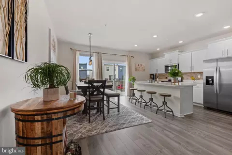 Entry Way - 477 Tiller St, Frederick, MD 21701 photo 5 of 7