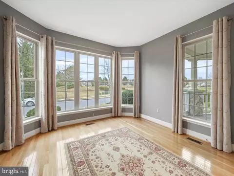 Living - 2601 Mill Race Rd, Frederick, MD 21701 photo 2 of 10
