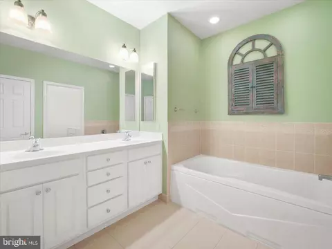 Bath - 2601 Mill Race Rd, Frederick, MD 21701 photo 1 of 4