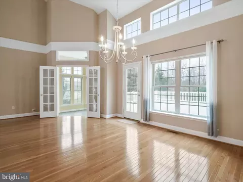 Living - 2601 Mill Race Rd, Frederick, MD 21701 photo 7 of 10
