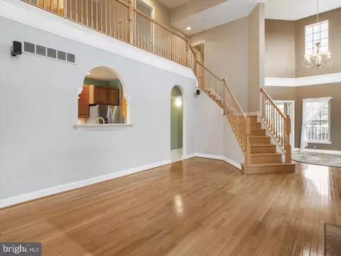 Living - 2601 Mill Race Rd, Frederick, MD 21701 photo 5 of 10