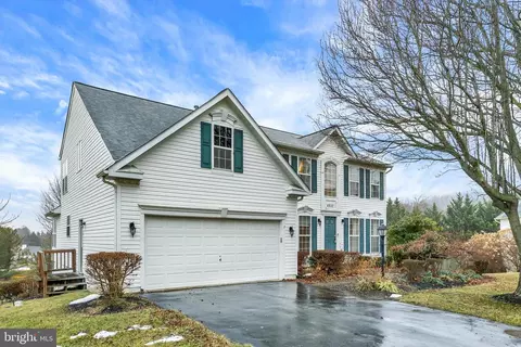 Exterior - 4812 Bennington Pl E, Jefferson, MD 21755 photo 3 of 5
