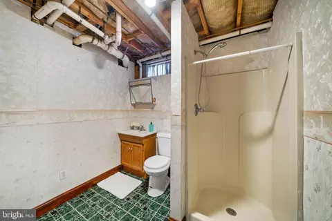 Bath - 12420 Smith Ln, Keymar, MD 21757 photo 3 of 3
