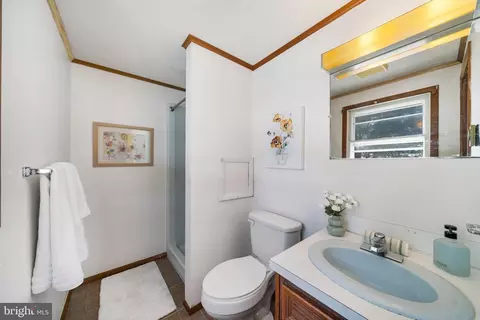Bath - 12420 Smith Ln, Keymar, MD 21757 photo 1 of 3