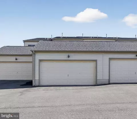 Exterior - 3046 Palatine Dr, Frederick, MD 21701 photo 5 of 5