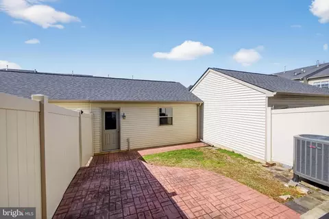 Exterior - 3046 Palatine Dr, Frederick, MD 21701 photo 4 of 5
