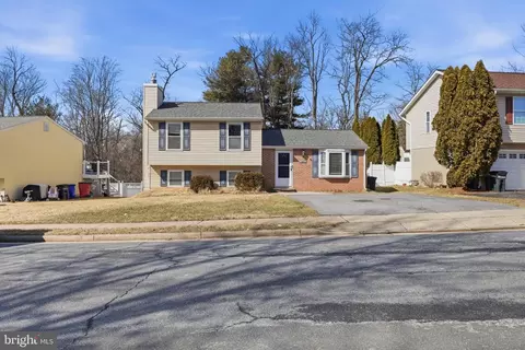 213 Wintergreen Ln, Brunswick, MD 21716