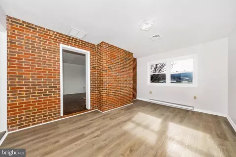 Living - 3648 Lander Rd, Jefferson, MD 21755 photo 5 of 5