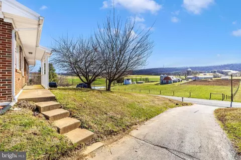 Exterior - 3648 Lander Rd, Jefferson, MD 21755 photo 4 of 11