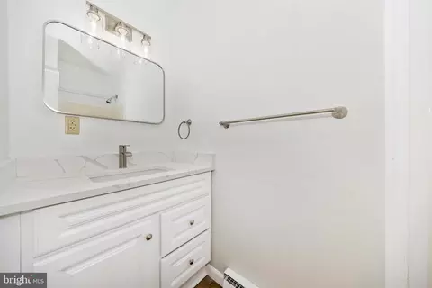 Bath - 3648 Lander Rd, Jefferson, MD 21755 photo 1 of 1