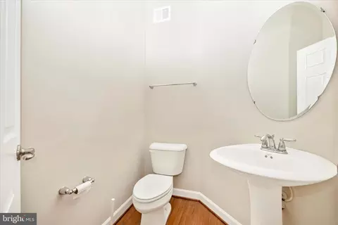 Entry Way - 1101 Spring Run Ct, Frederick, MD 21702 photo 3 of 7