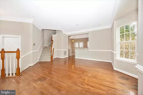Living - 1101 Spring Run Ct, Frederick, MD 21702 photo 6 of 8
