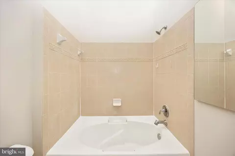 Bath - 1101 Spring Run Ct, Frederick, MD 21702 photo 1 of 1