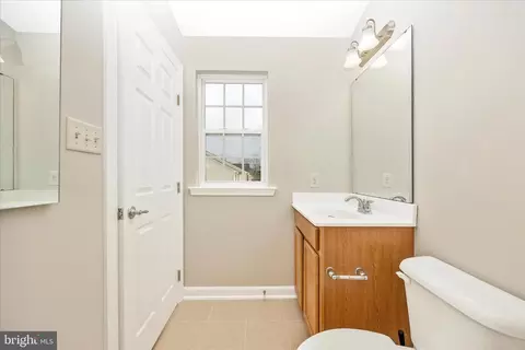 Entry Way - 1101 Spring Run Ct, Frederick, MD 21702 photo 4 of 7
