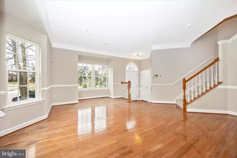 Living - 1101 Spring Run Ct, Frederick, MD 21702 photo 4 of 8