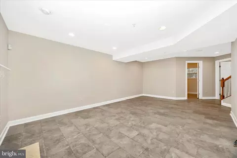 Living - 1101 Spring Run Ct, Frederick, MD 21702 photo 8 of 8