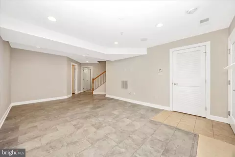 Living - 1101 Spring Run Ct, Frederick, MD 21702 photo 7 of 8