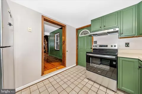 Entry Way - 108 Water St, Frederick, MD 21701 photo 9 of 10