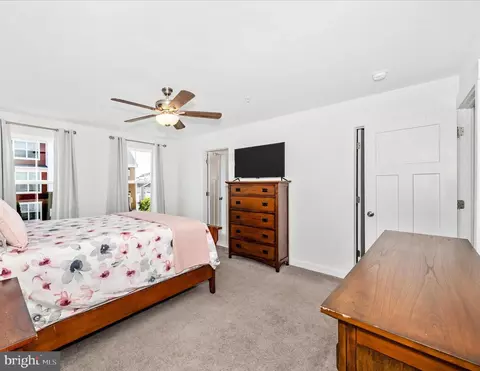 Bedroom - 1310 Marsalis Pl, Frederick, MD 21702 photo 3 of 7